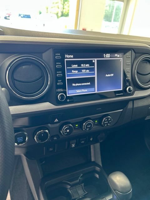 Used 2020 Toyota Tacoma TRD Off-Road AWD/4WD image 10