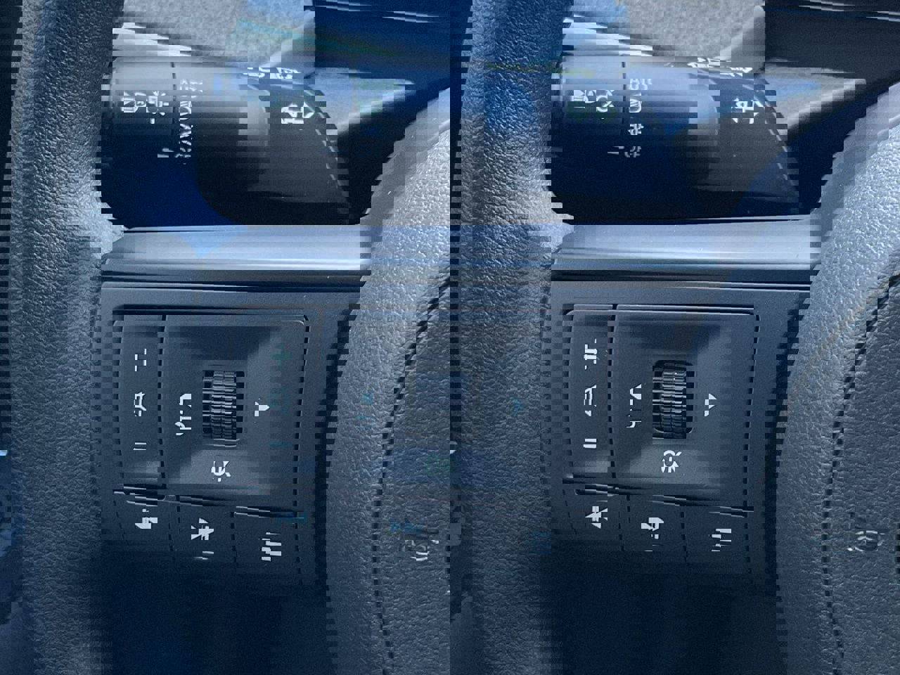 New 2026 Nissan Kicks S image 22