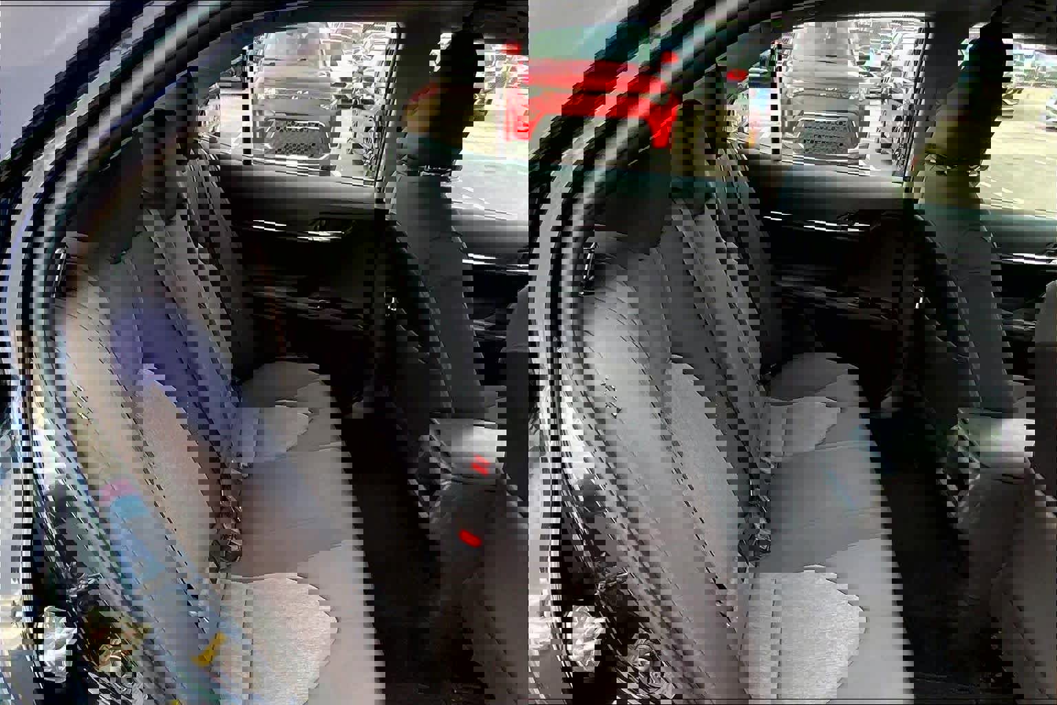 Used 2018 Toyota Camry LE image 19