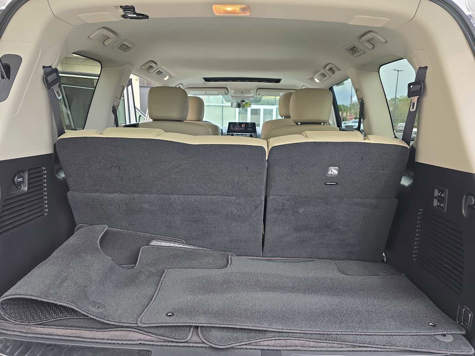 Certified 2024 INFINITI QX80 Premium Select w/ Cargo Package image 30