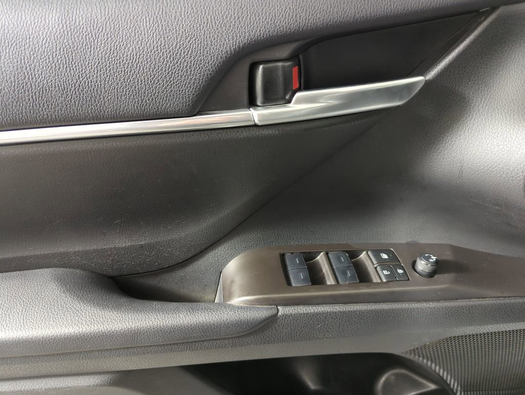 Used 2024 Toyota Camry LE image 9