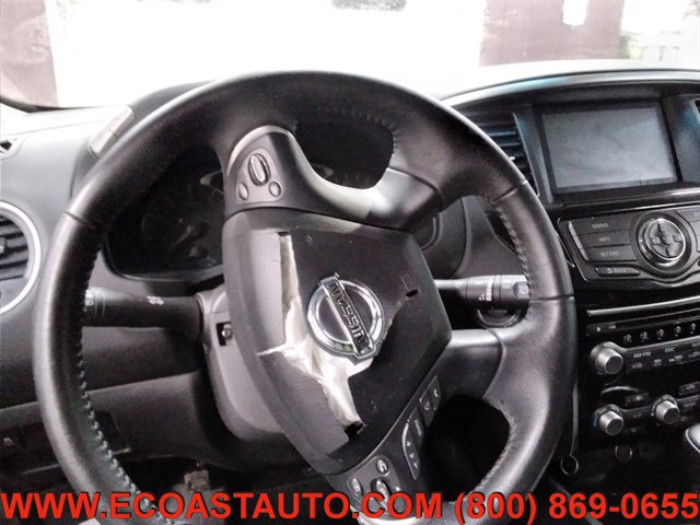 Used 2014 Nissan Pathfinder SV AWD/4WD image 11