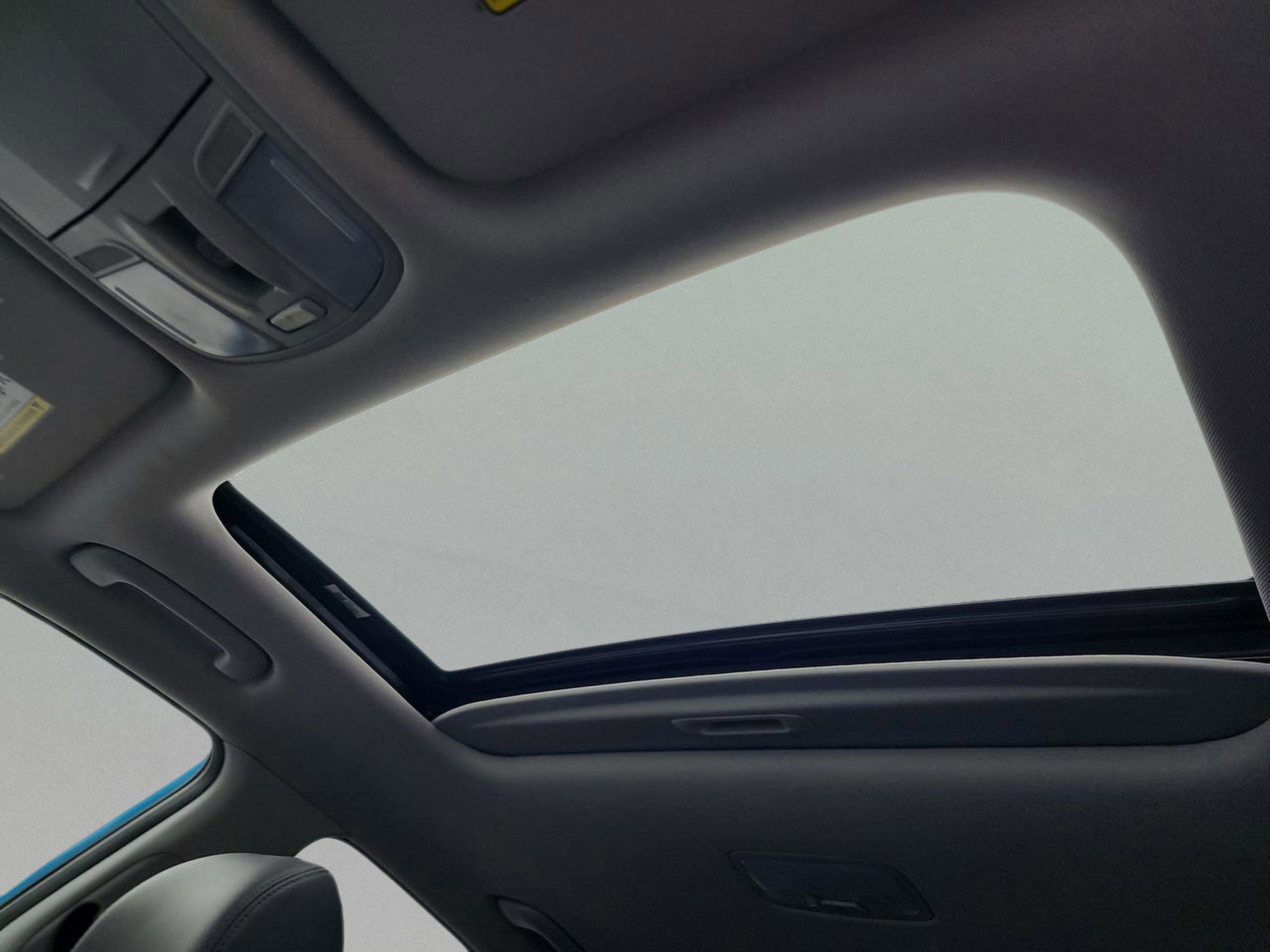 Certified 2022 Hyundai Kona Limited FWD image 28