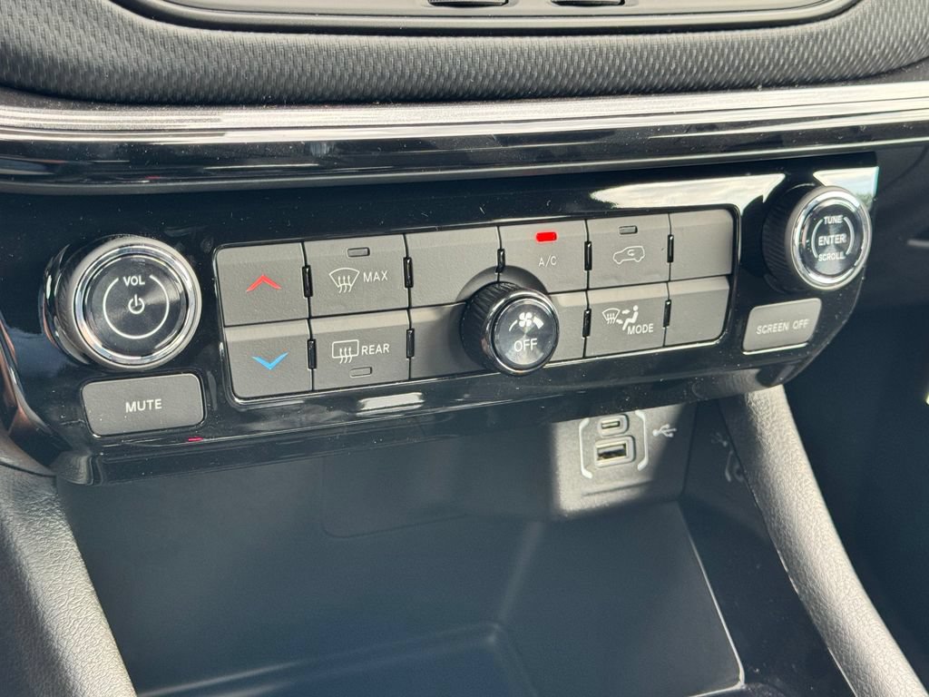New 2026 Jeep Compass Latitude AWD/4WD image 22