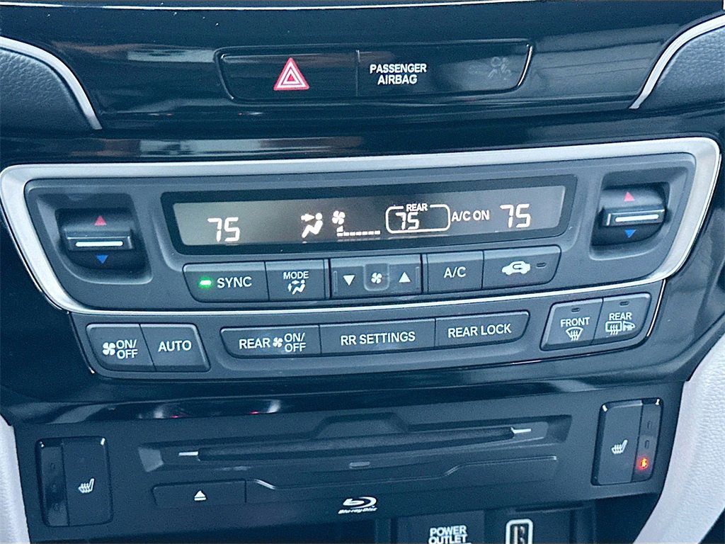 Used 2019 Honda Pilot Touring image 16