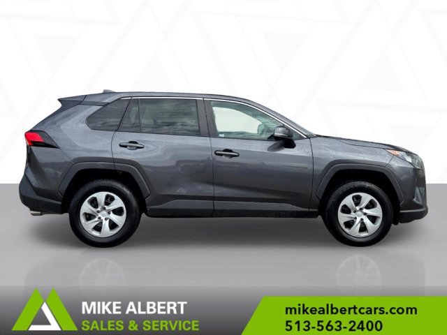 Used 2022 Toyota RAV4 LE FWD image 3