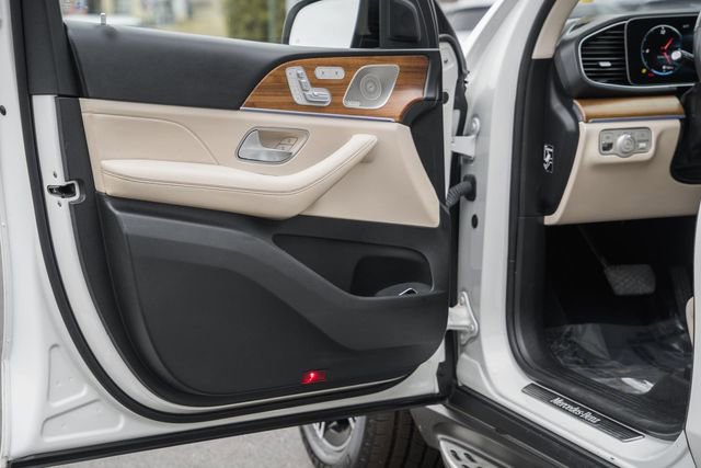 Used 2022 Mercedes-Benz GLE 350 4MATIC w/ AMG Line Exterior image 39