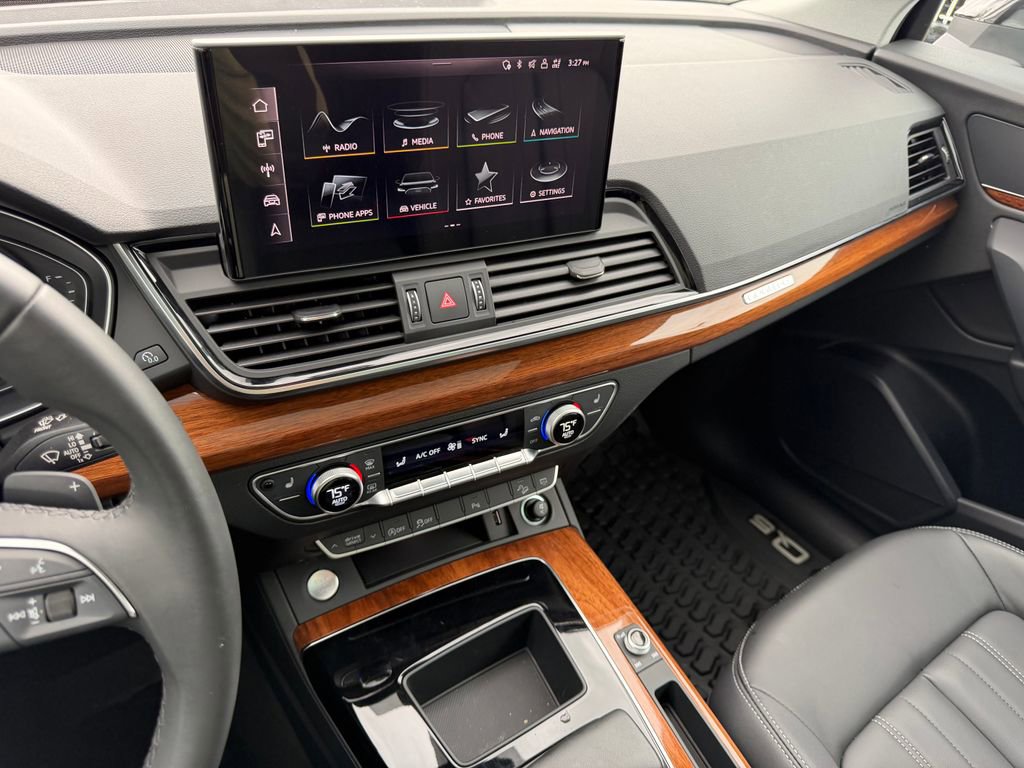 Used 2023 Audi Q5 2.0T Premium w/ Convenience Package AWD/4WD image 20