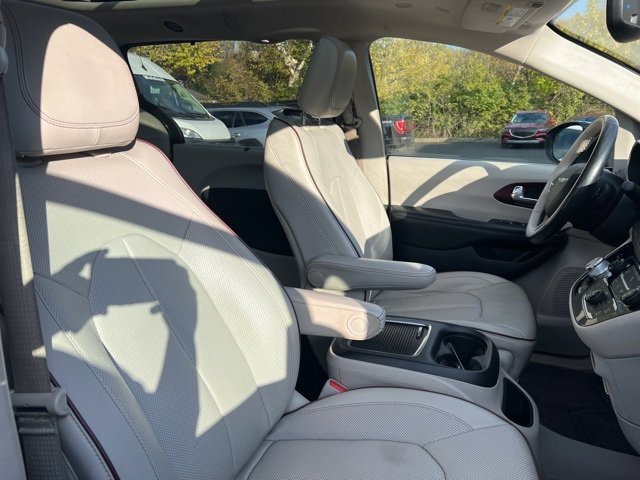 Used 2020 Chrysler Pacifica Limited image 12