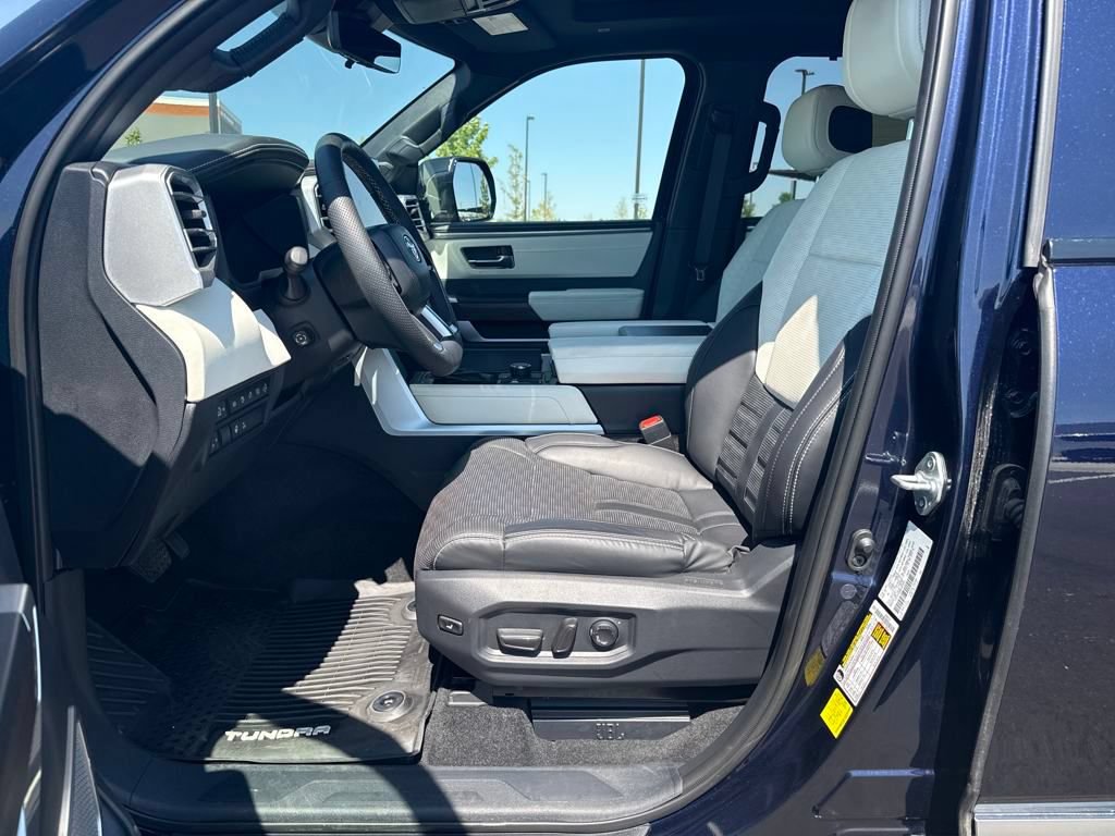 Used 2024 Toyota Tundra Capstone AWD/4WD image 32