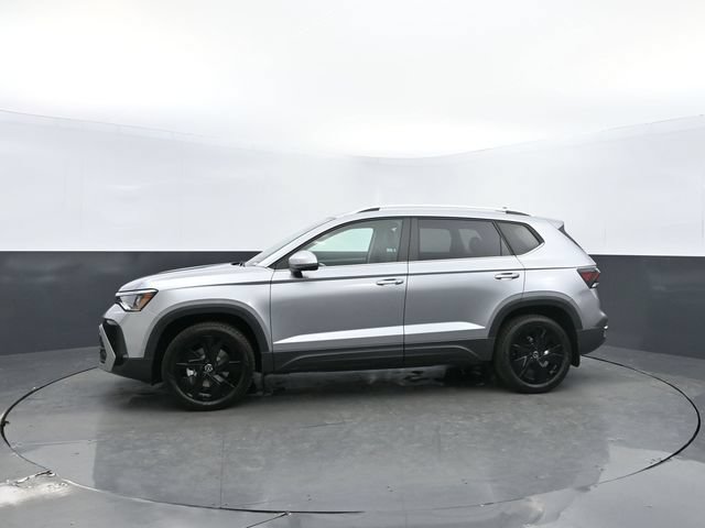 Used 2025 Volkswagen Taos SE FWD image 8