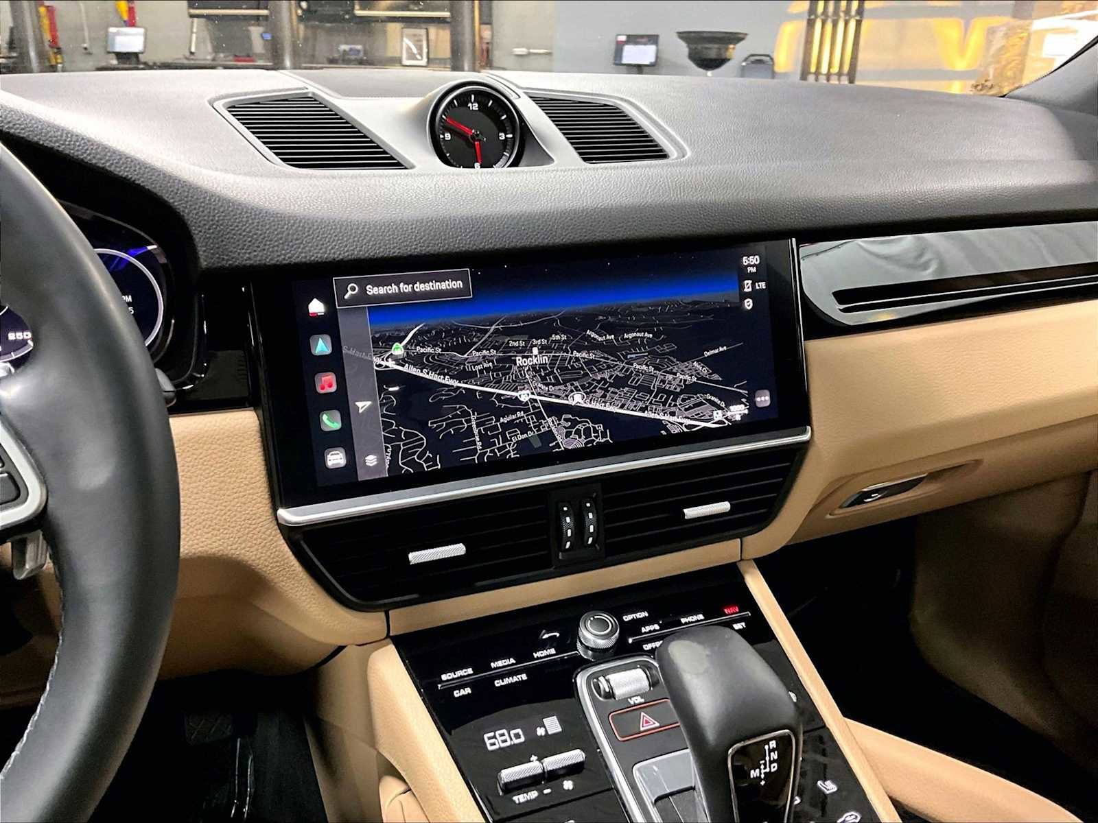 Used 2023 Porsche Cayenne image 19