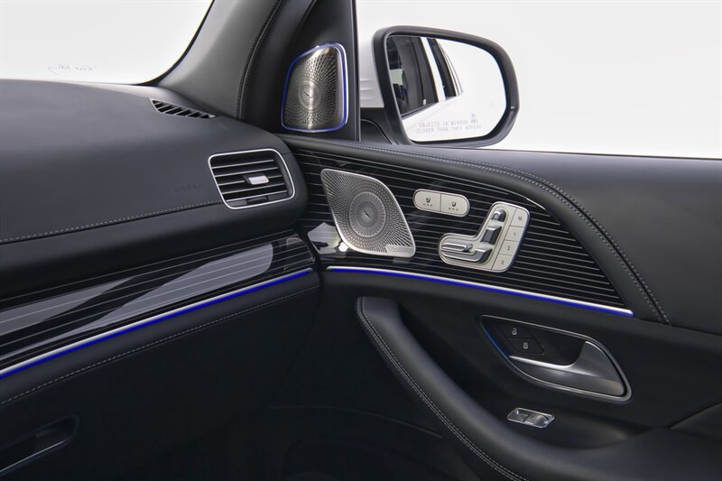 Used 2024 Mercedes-Benz Maybach GLS 600 4MATIC image 26