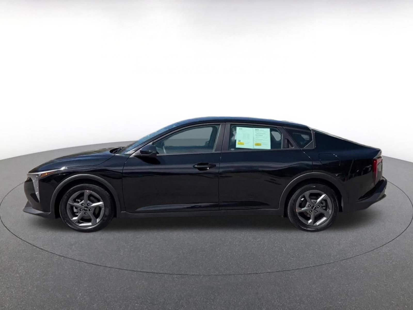 Used 2025 Kia K4 FWD image 9