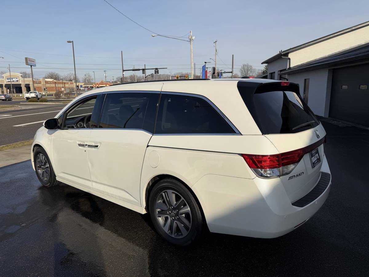 Used 2016 Honda Odyssey Touring image 3