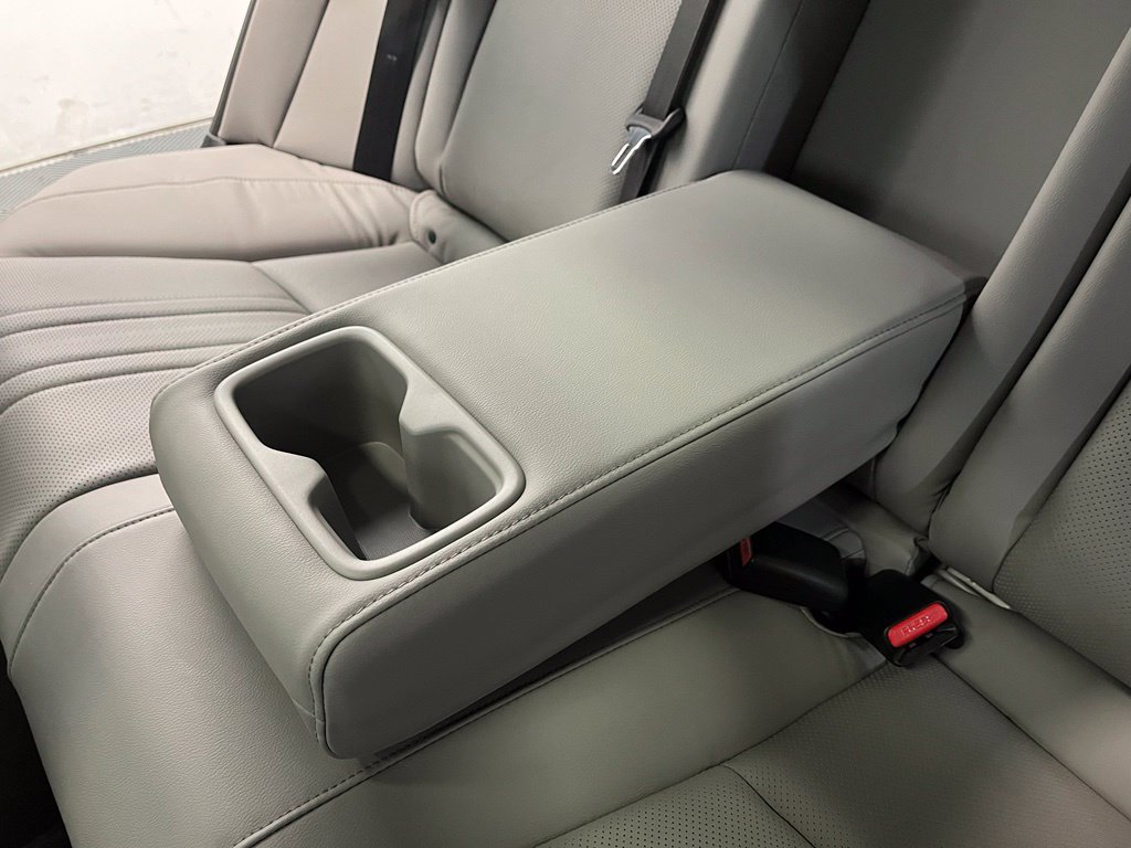 Used 2018 Honda Accord Touring image 18