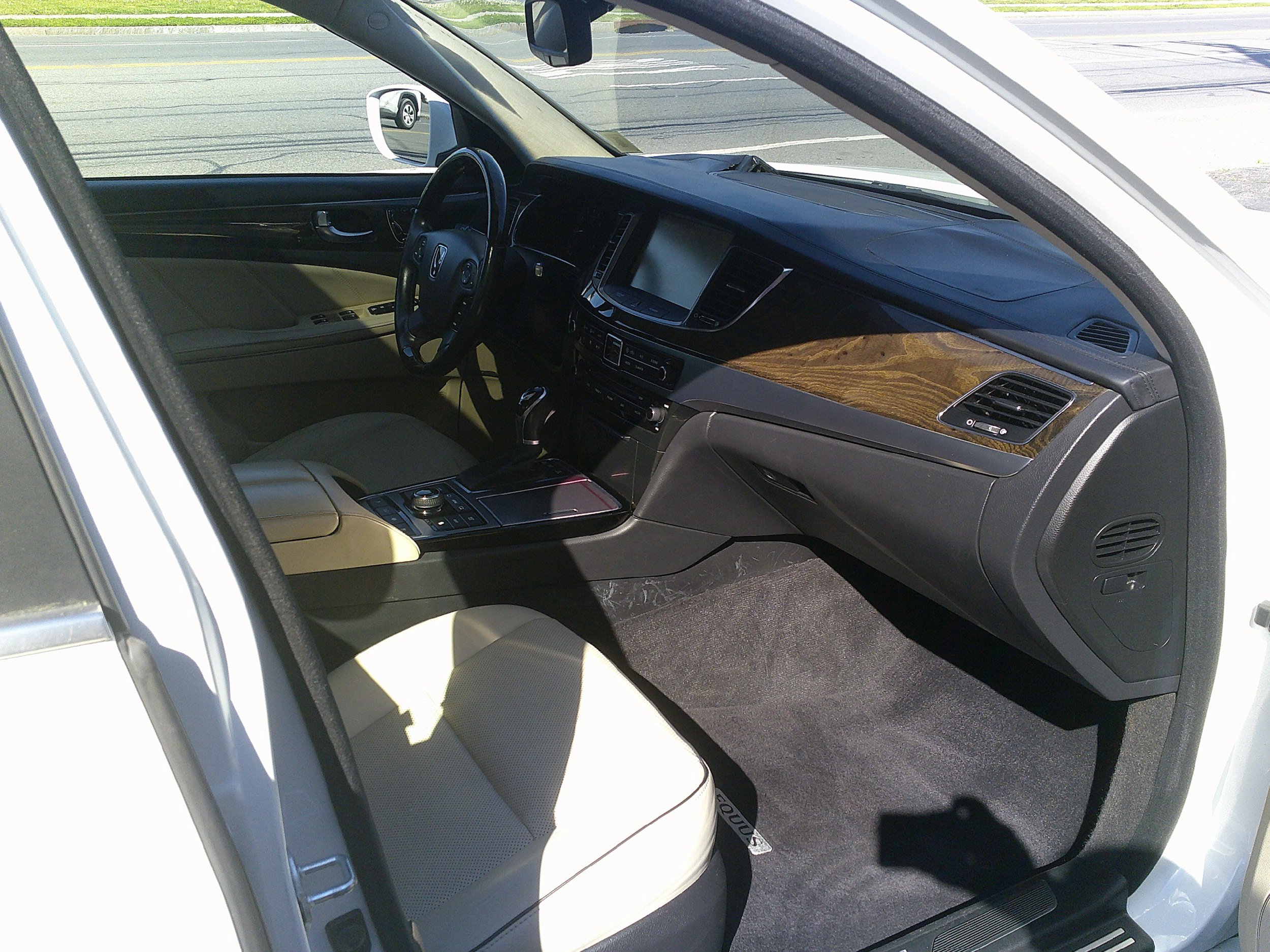 Used 2014 Hyundai Equus Signature RWD image 34