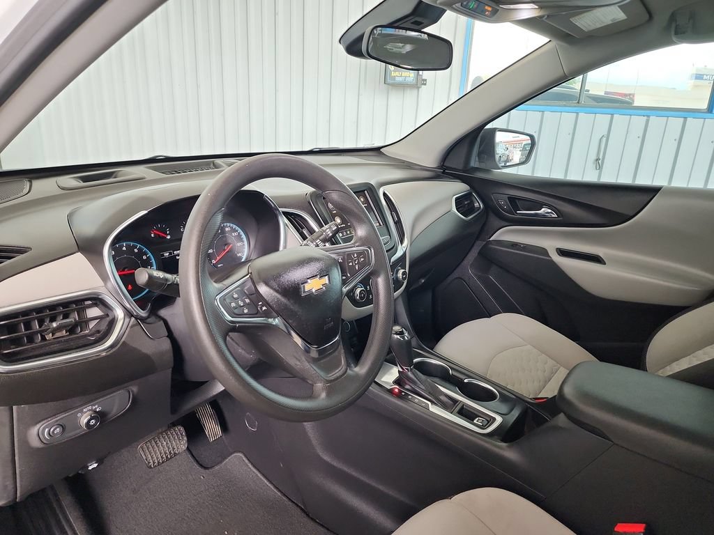 Used 2021 Chevrolet Equinox LS FWD image 15