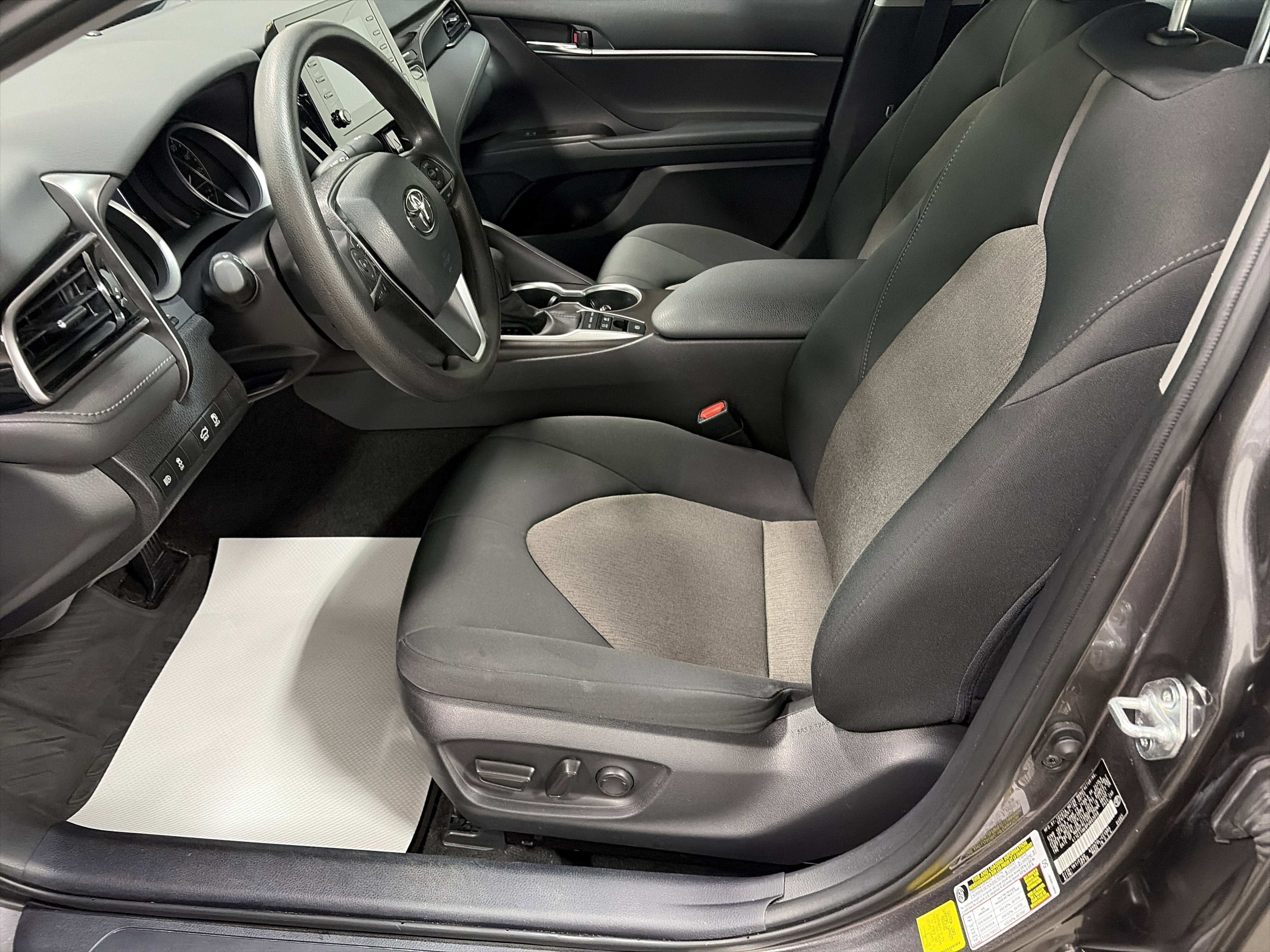 Used 2023 Toyota Camry LE image 12