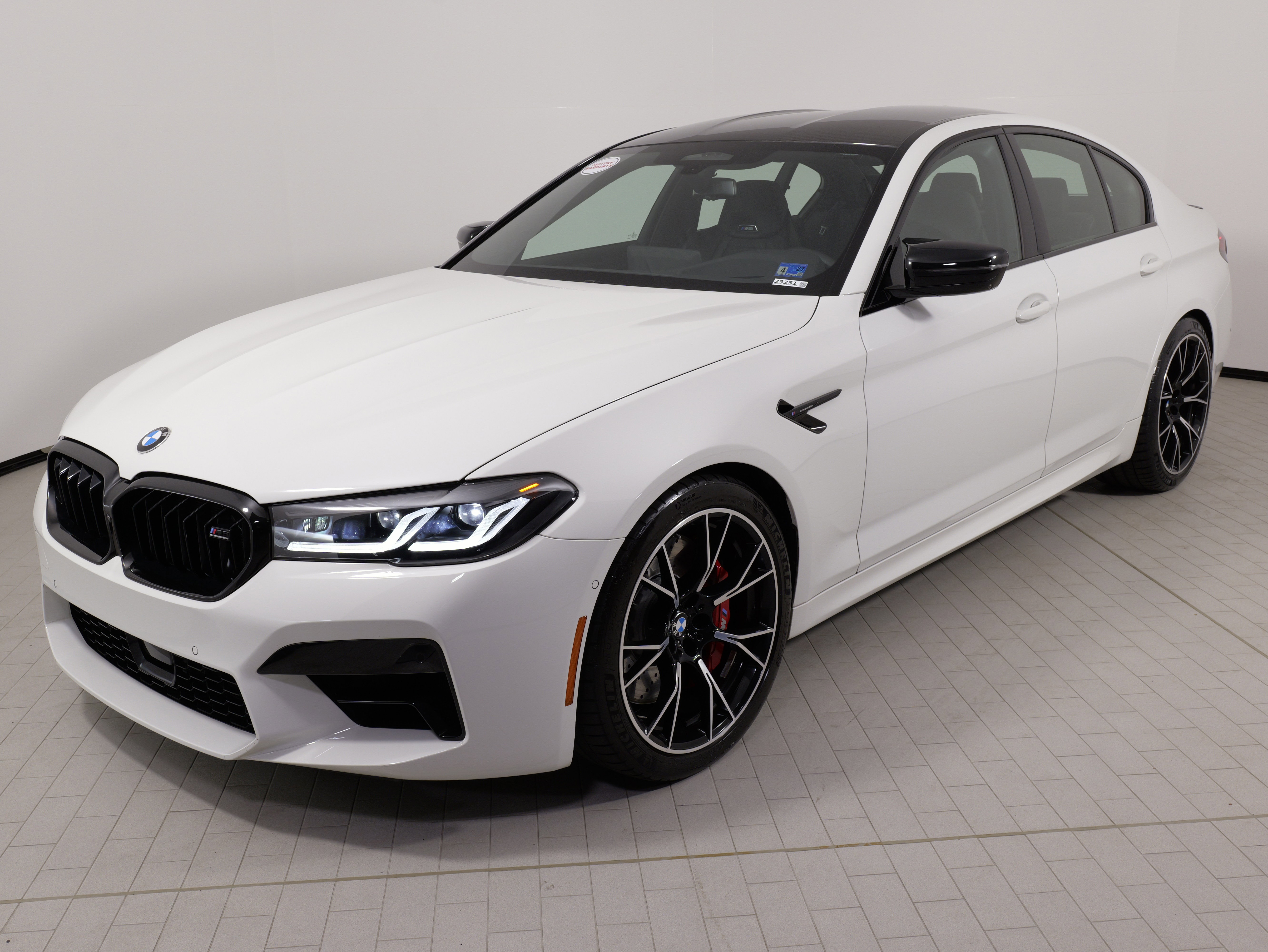 Used 2023 BMW M5 w/ Competition Package image 3