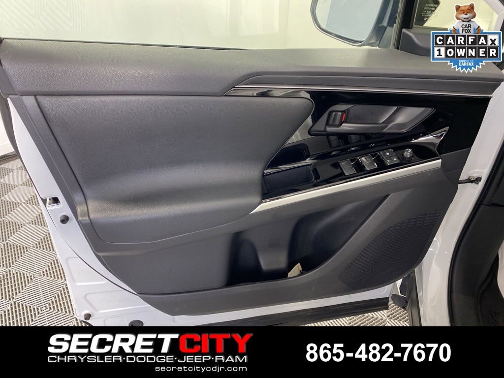 Used 2023 Toyota bZ4X XLE w/ Weather Package AWD/4WD image 12