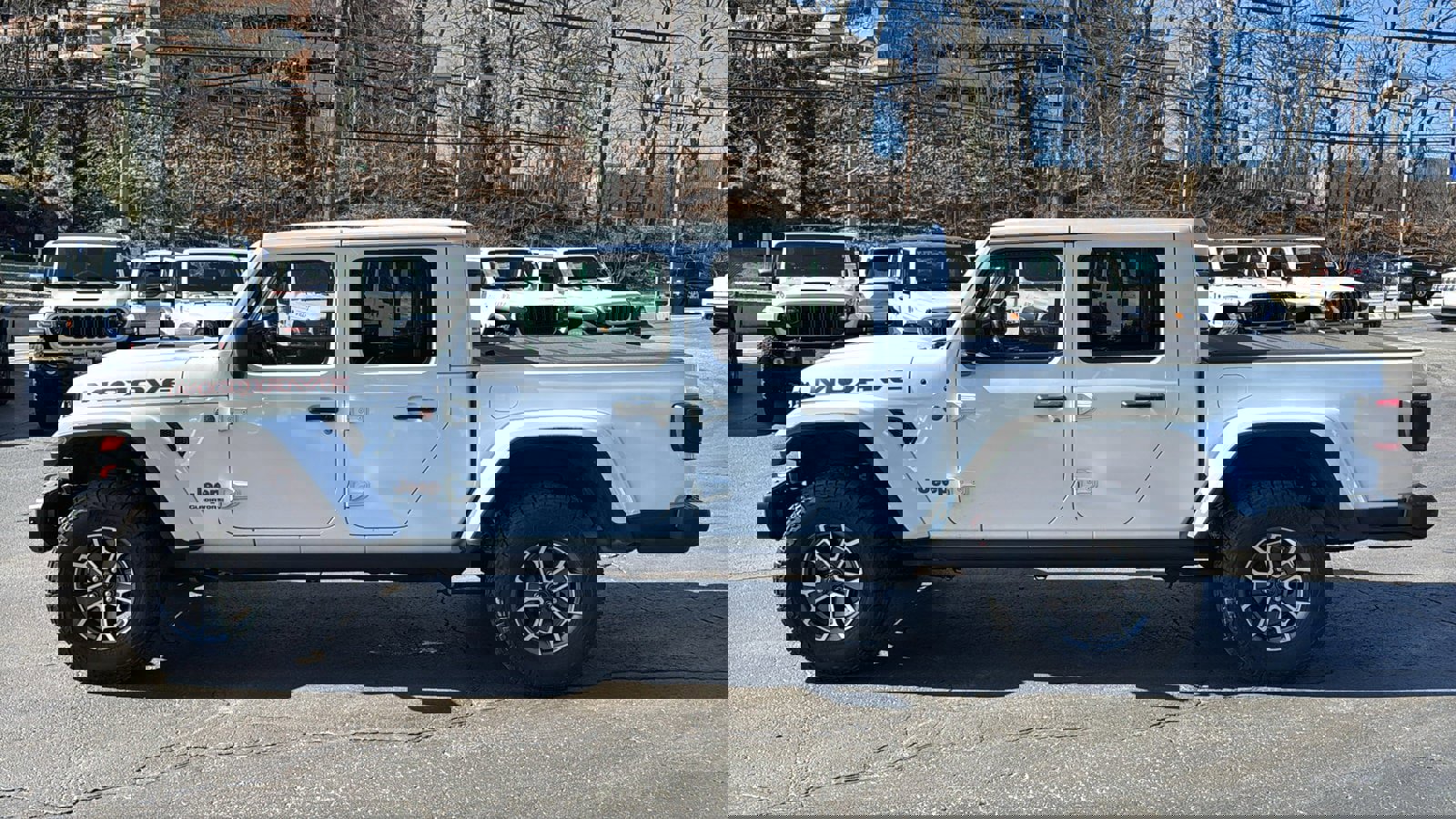 Certified 2024 Jeep Gladiator Mojave image 10