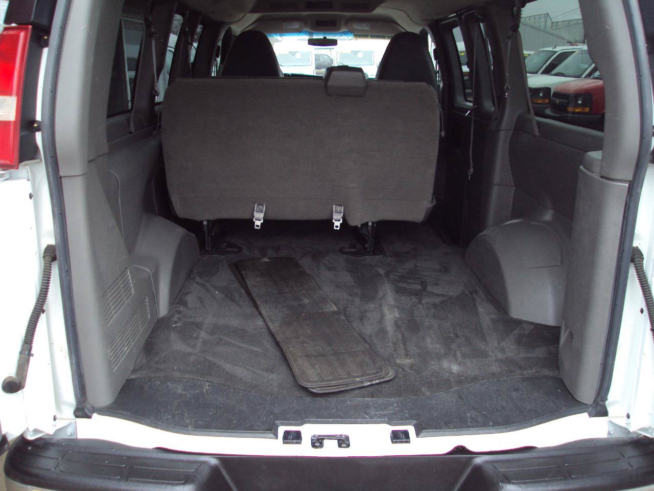 Used 2013 Chevrolet Express 1500 LT w/ LT Preferred Equipment Group AWD/4WD image 8