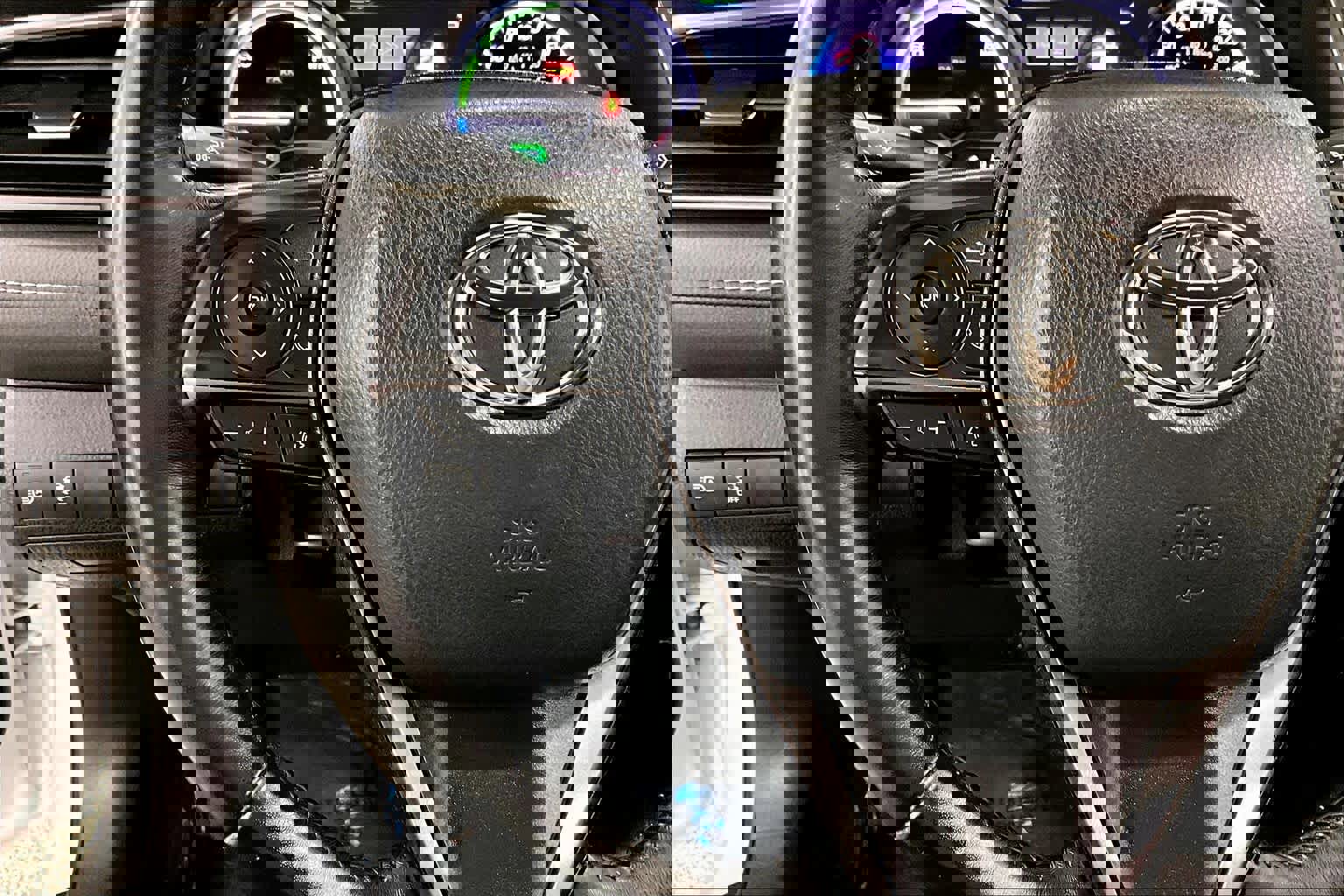 Used 2022 Toyota Camry XSE w/ Navigation Upgrade Package image 24