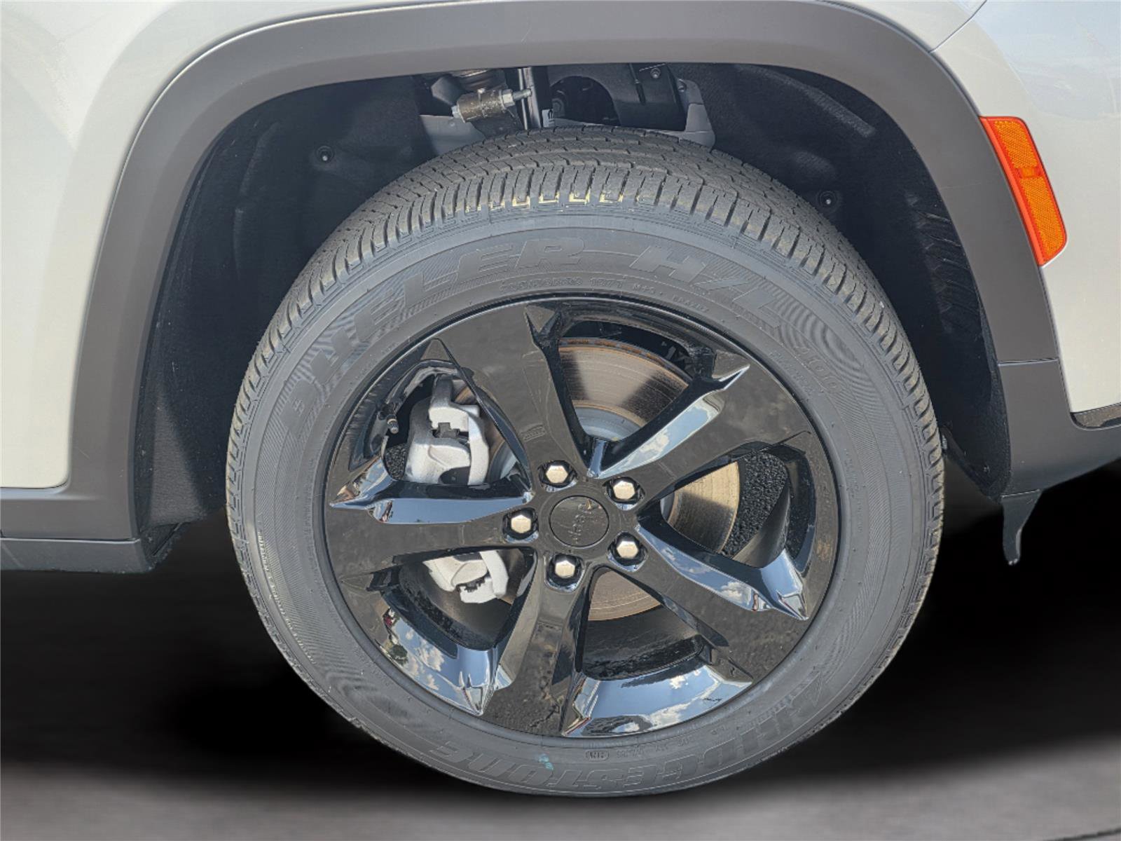 New 2025 Jeep Grand Cherokee L Altitude image 41