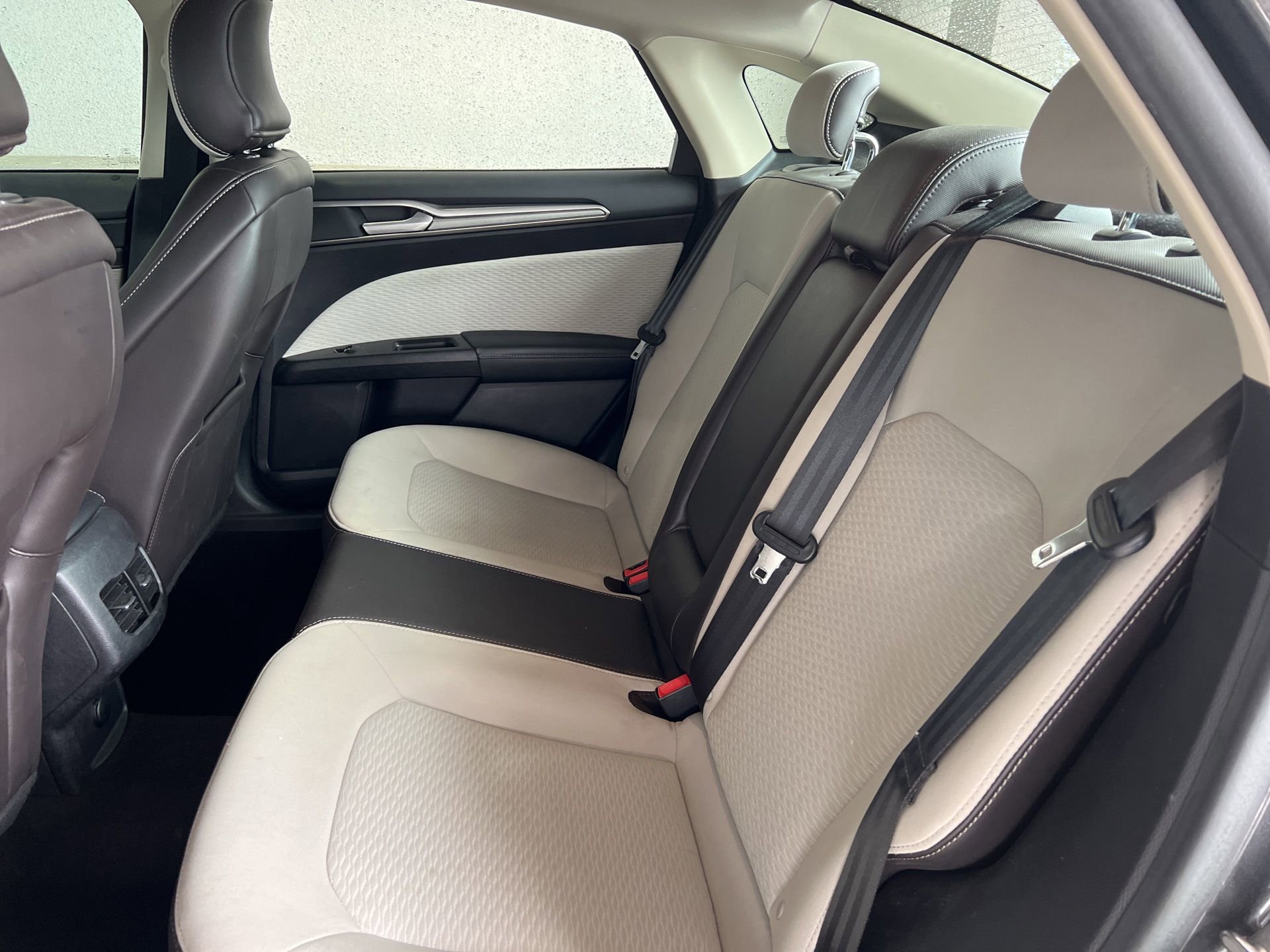 Used 2019 Ford Fusion SE w/ Equipment Group 151A FWD image 12
