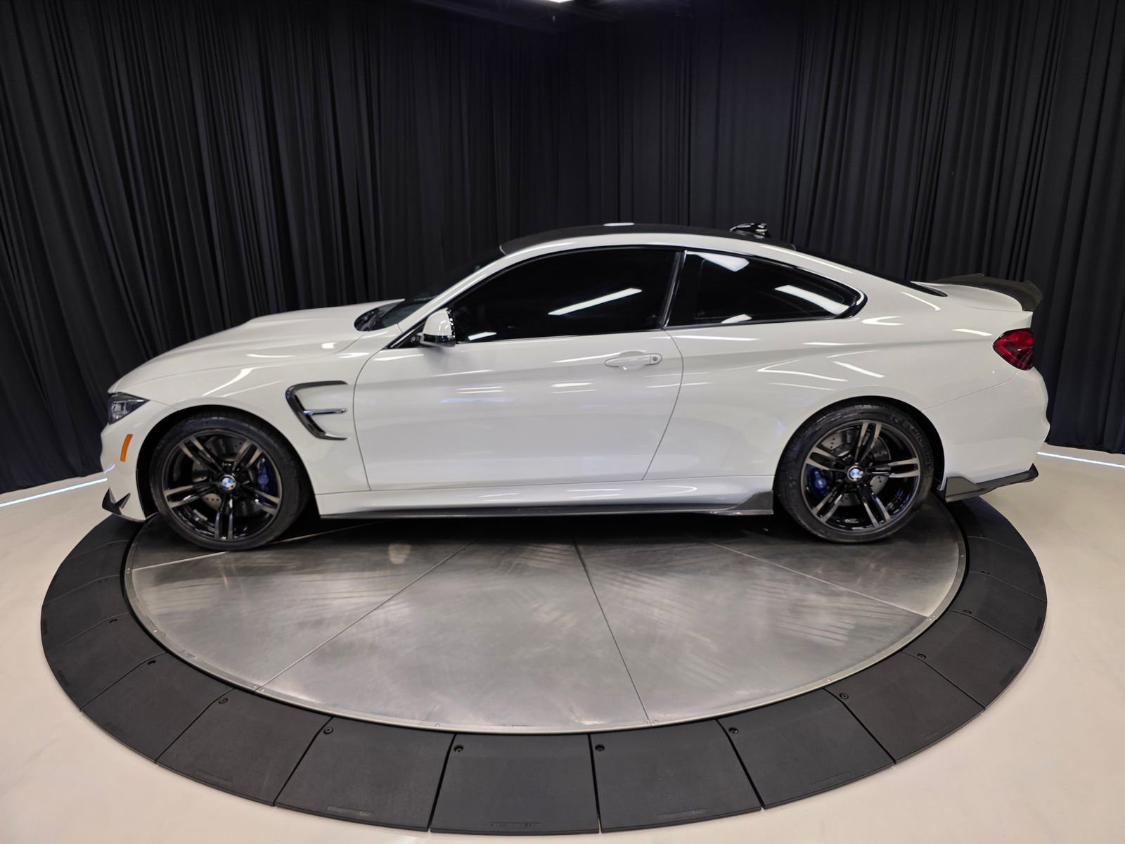Used 2020 BMW M4 Coupe RWD image 12