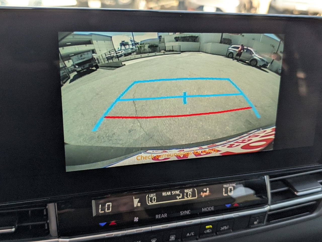 Used 2026 Toyota Sienna XLE FWD image 7