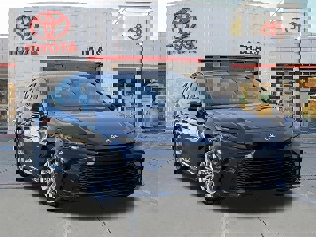 Used 2025 Toyota Camry LE image 1