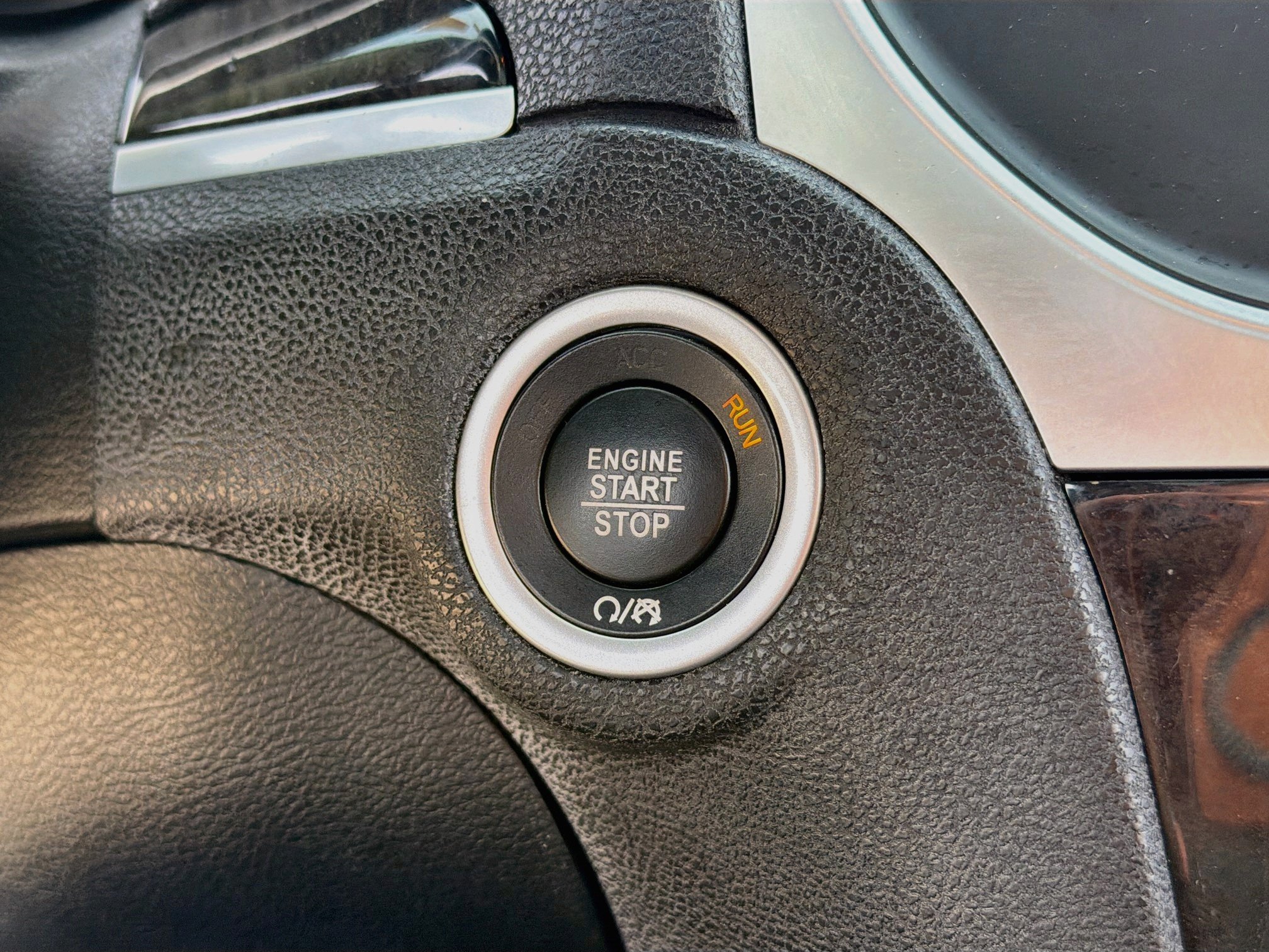 Used 2019 Chrysler 300 Limited w/ Safetytec Plus Group RWD image 13