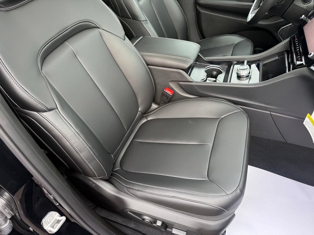 New 2026 Jeep Grand Cherokee Limited w/ Limited Altitude Package AWD/4WD image 56
