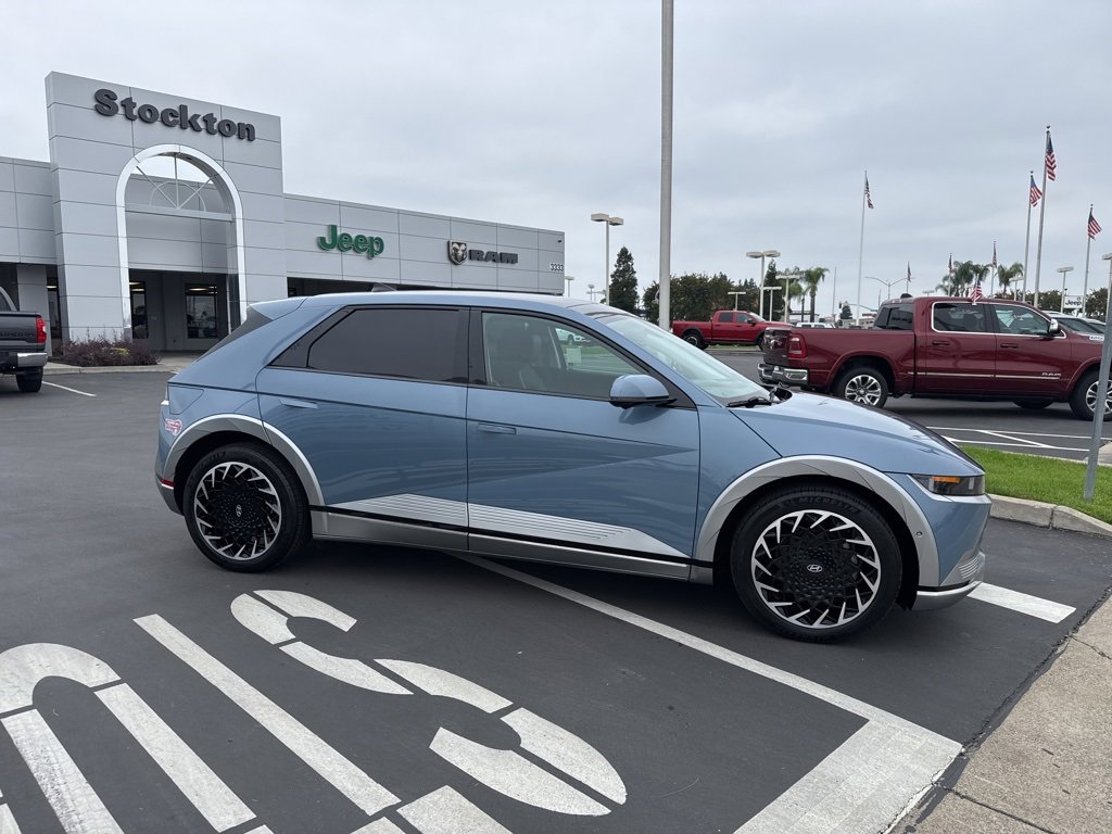 Used 2023 Hyundai Ioniq 5 Limited image 3