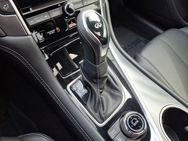 Used 2019 INFINITI Q60 3.0t Luxe w/ Essential Package AWD/4WD image 13