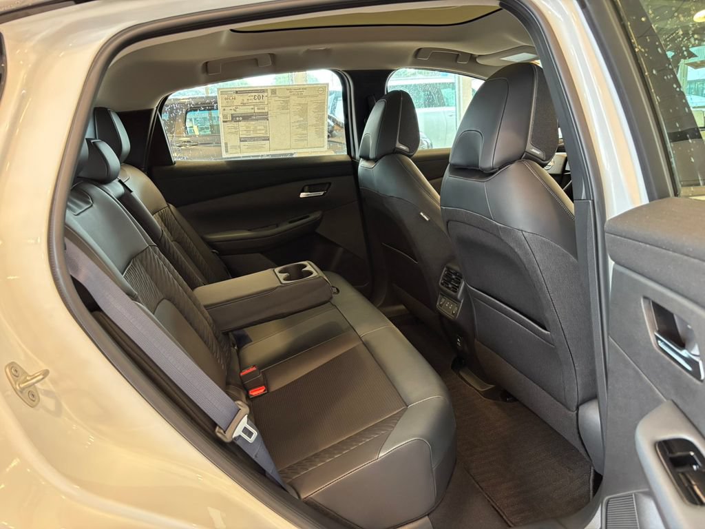 New 2026 Nissan Leaf Platinum+ w/ Cargo Package (Platinum+) FWD image 26