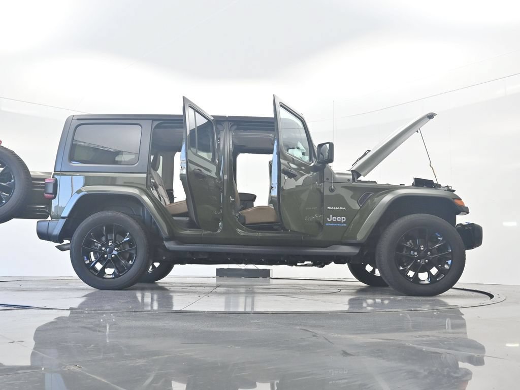 Used 2023 Jeep Wrangler Unlimited Sahara w/ Cold Weather Group AWD/4WD image 42