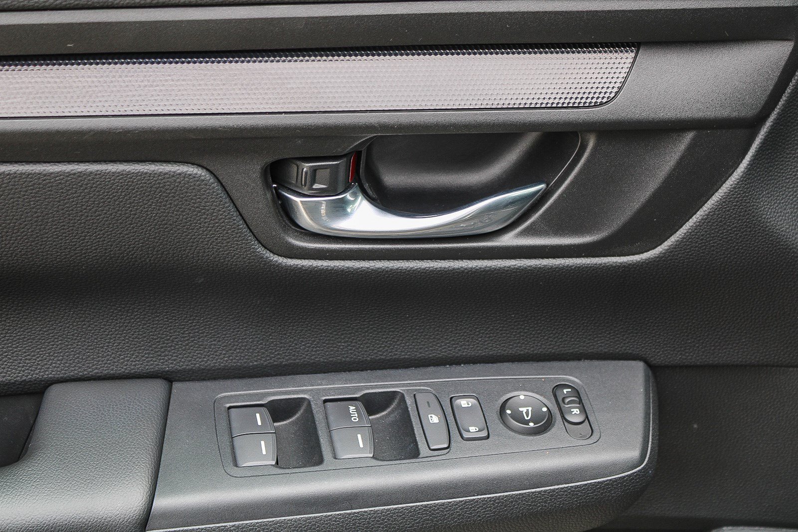 Certified 2025 Honda CR-V LX image 22