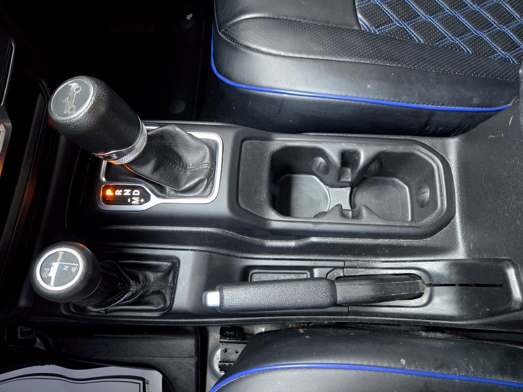 Used 2019 Jeep Wrangler Sport AWD/4WD image 29