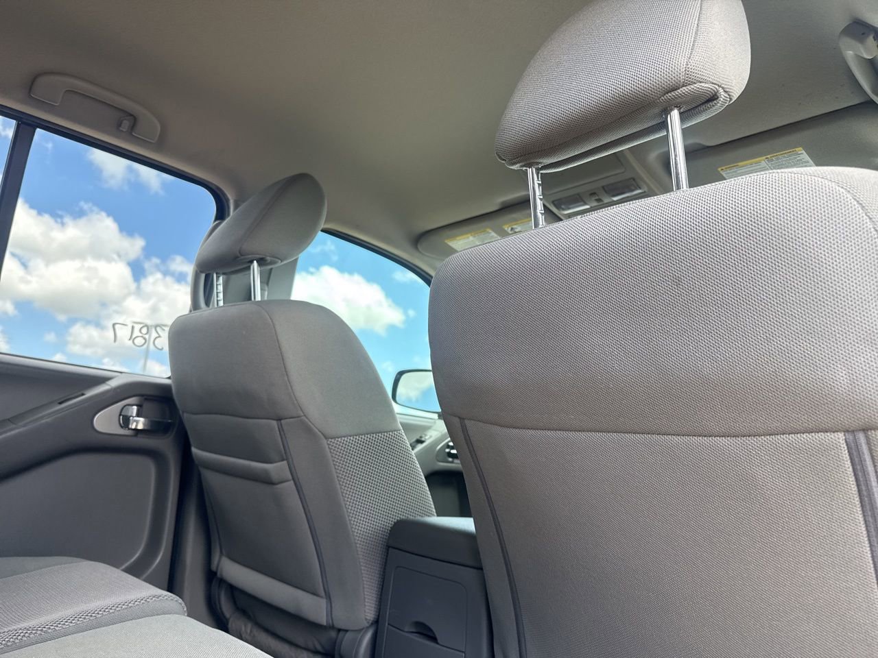 Used 2020 Nissan Frontier SV w/ Midnight Edition Floor Mats image 34