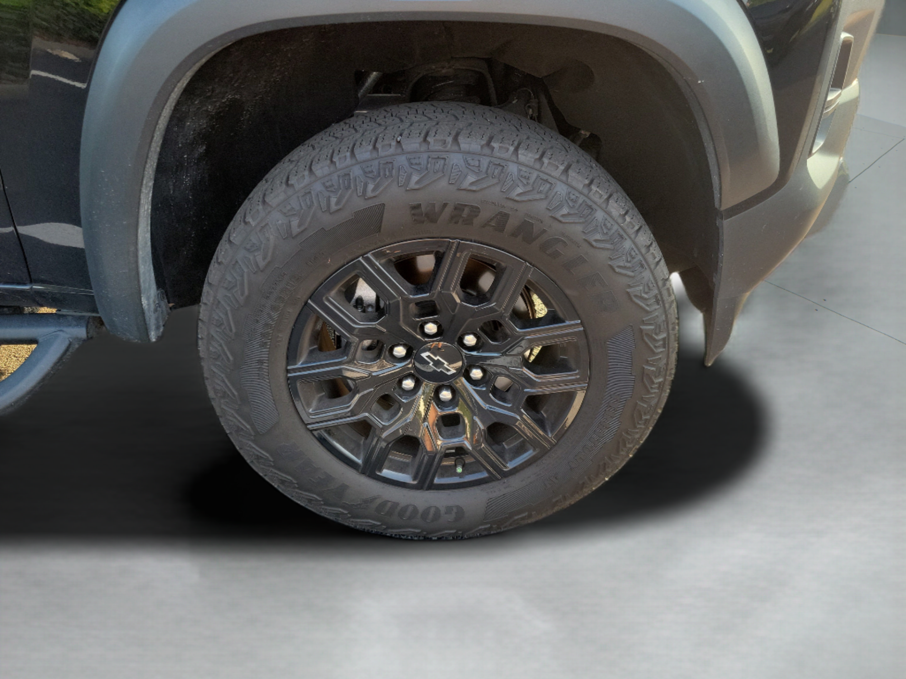 Used 2024 Chevrolet Colorado Trail Boss w/ Advanced Trailering Package AWD/4WD image 15