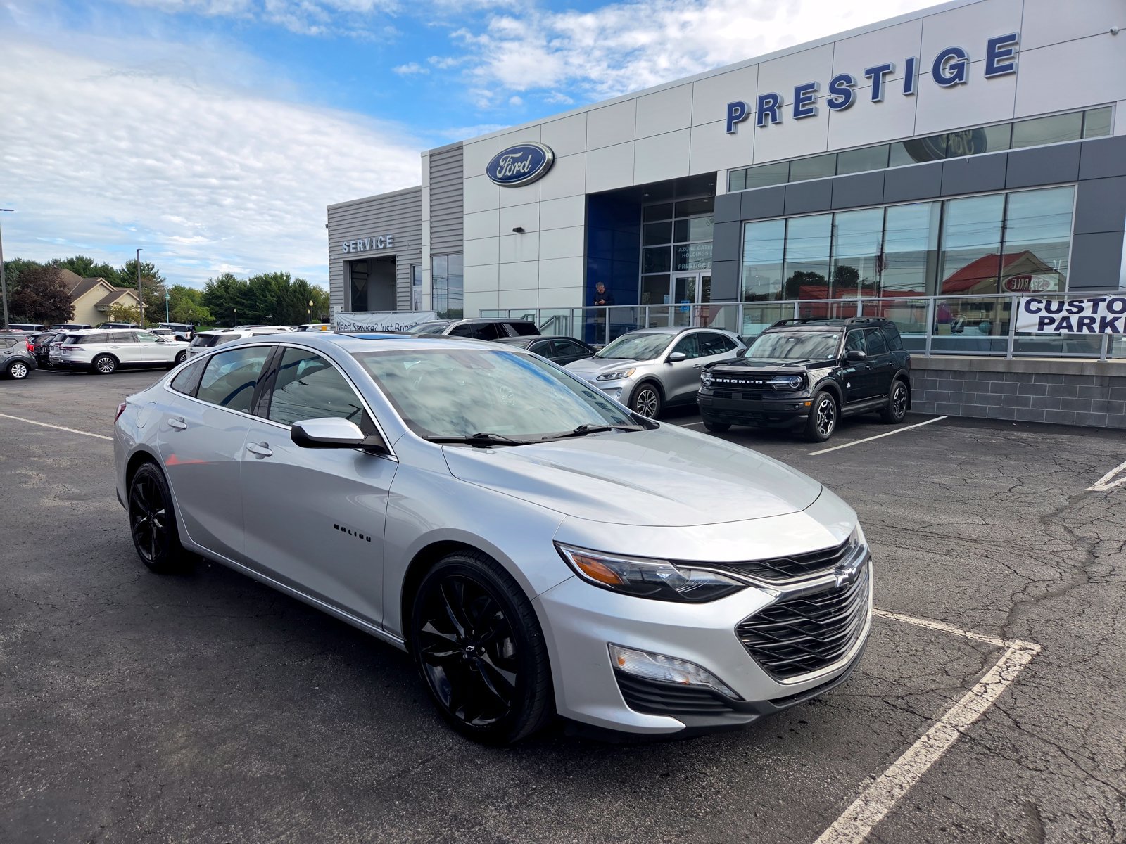 Used 2021 Chevrolet Malibu LT w/ Leather Package FWD image 1