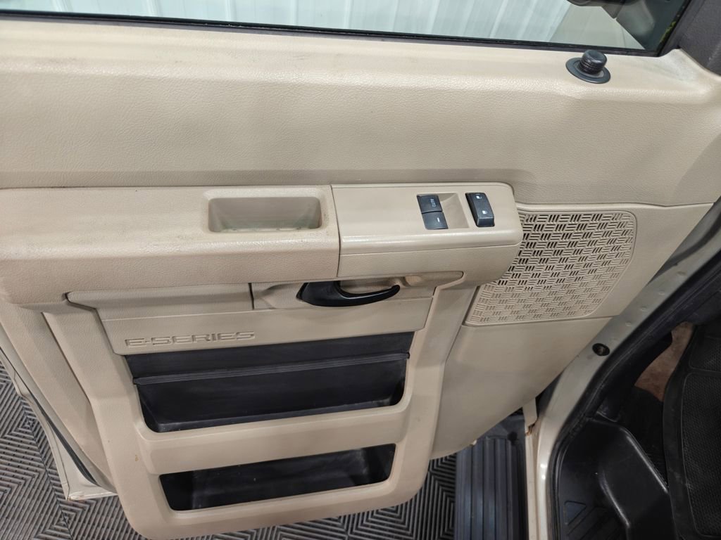 Used 2012 Ford E-350 and Econoline 350 XLT RWD image 27