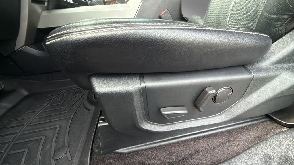 Used 2020 Ford F150 Lariat w/ Equipment Group 502A Luxury image 11