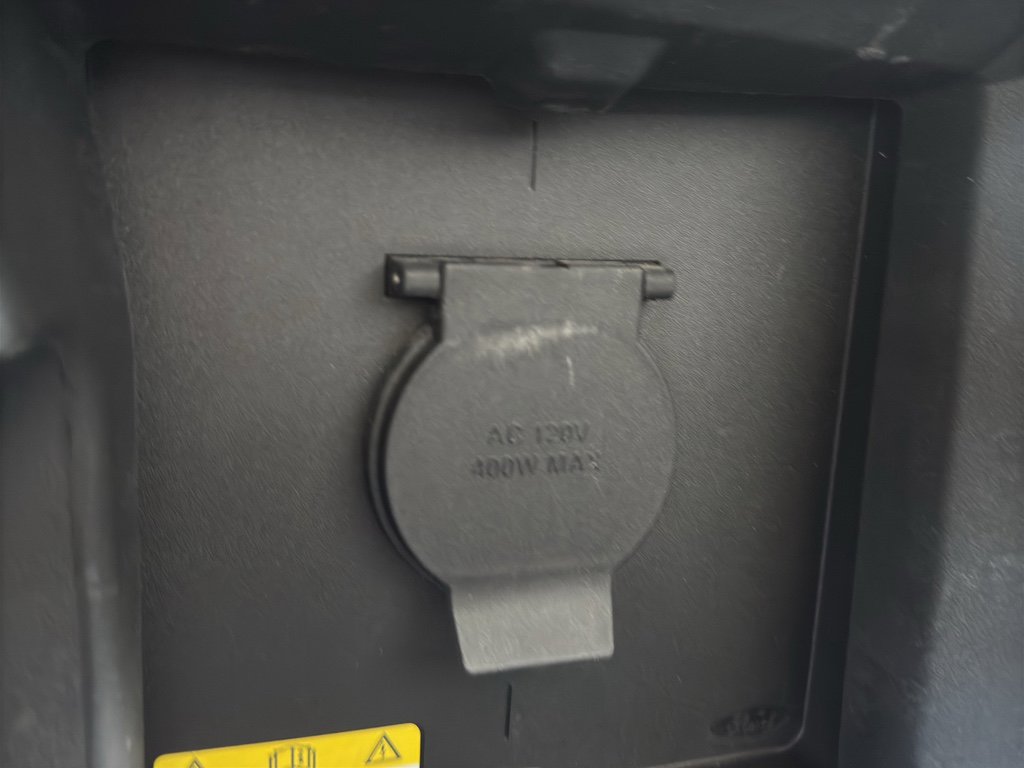 Used 2023 Ford F150 Lariat w/ Equipment Group 502A High image 23