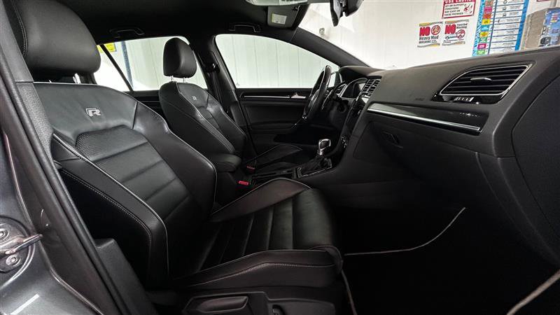 Used 2019 Volkswagen Golf R 4-Door image 11