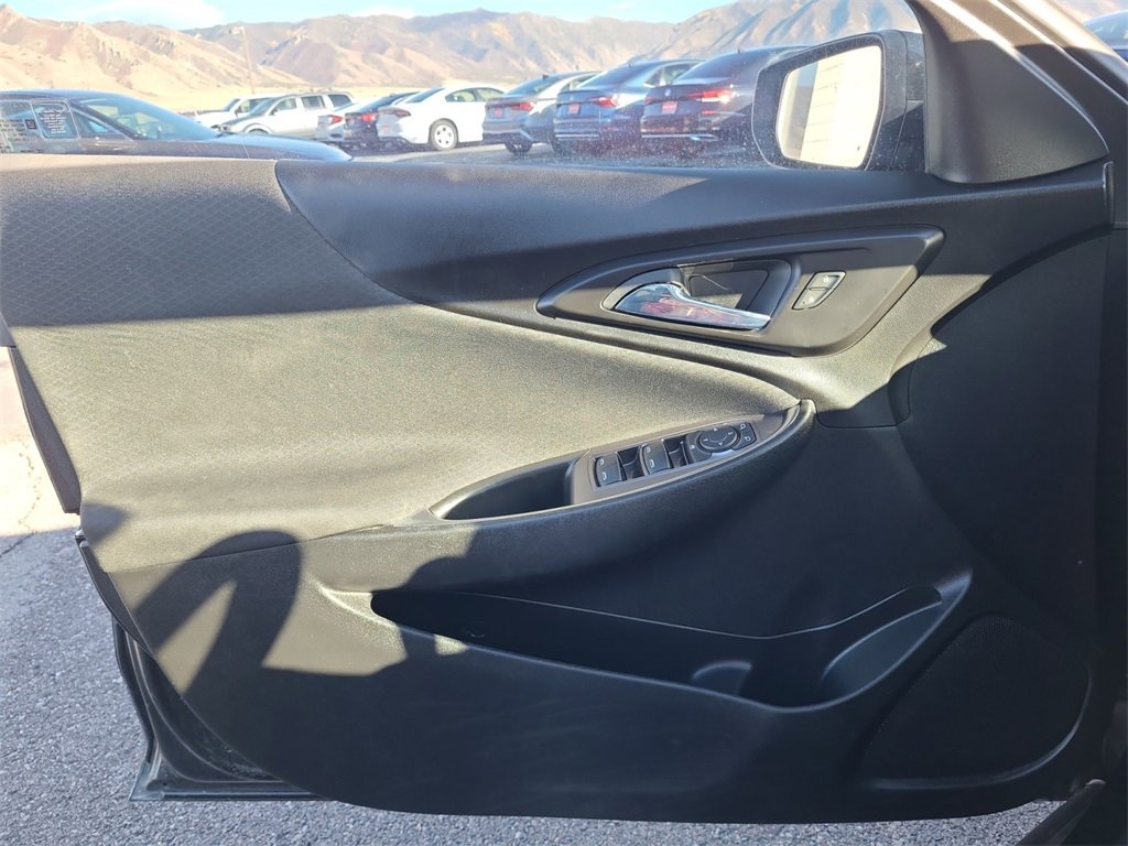 Used 2022 Chevrolet Malibu LT image 24