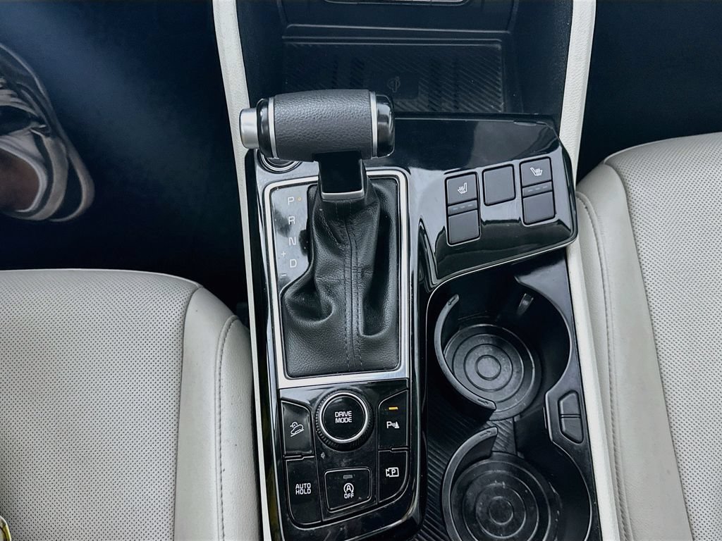 Used 2025 Kia Sportage EX w/ Premium Package FWD image 16